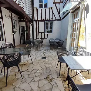 Nogapatio - - Bed & Breakfast Nogaro